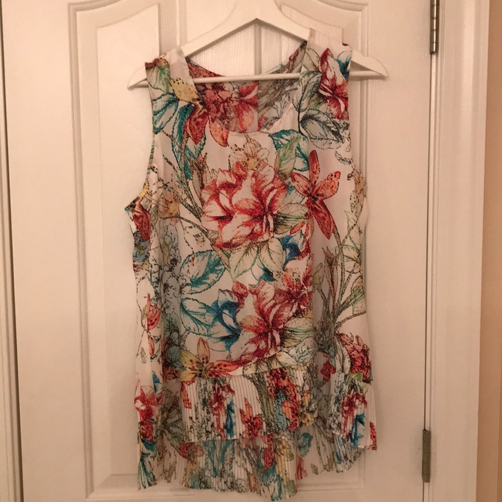 Floral sleeveless blouse with pleated trim